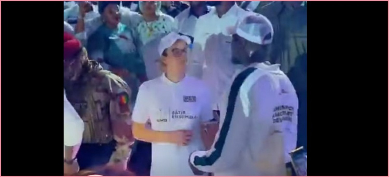 Guinée : Koffi Olomidé fait danser le couple présidentiel