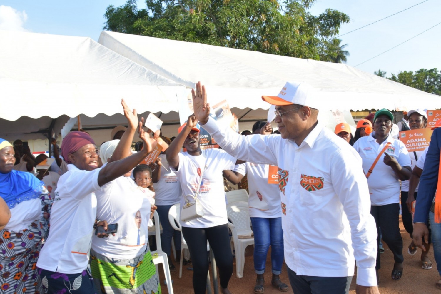 Côte d'Ivoire : Législatives 2025 à Dimbokro, Adama Coulibaly mène une campagne de proximité jusqu'à la dernière minute
