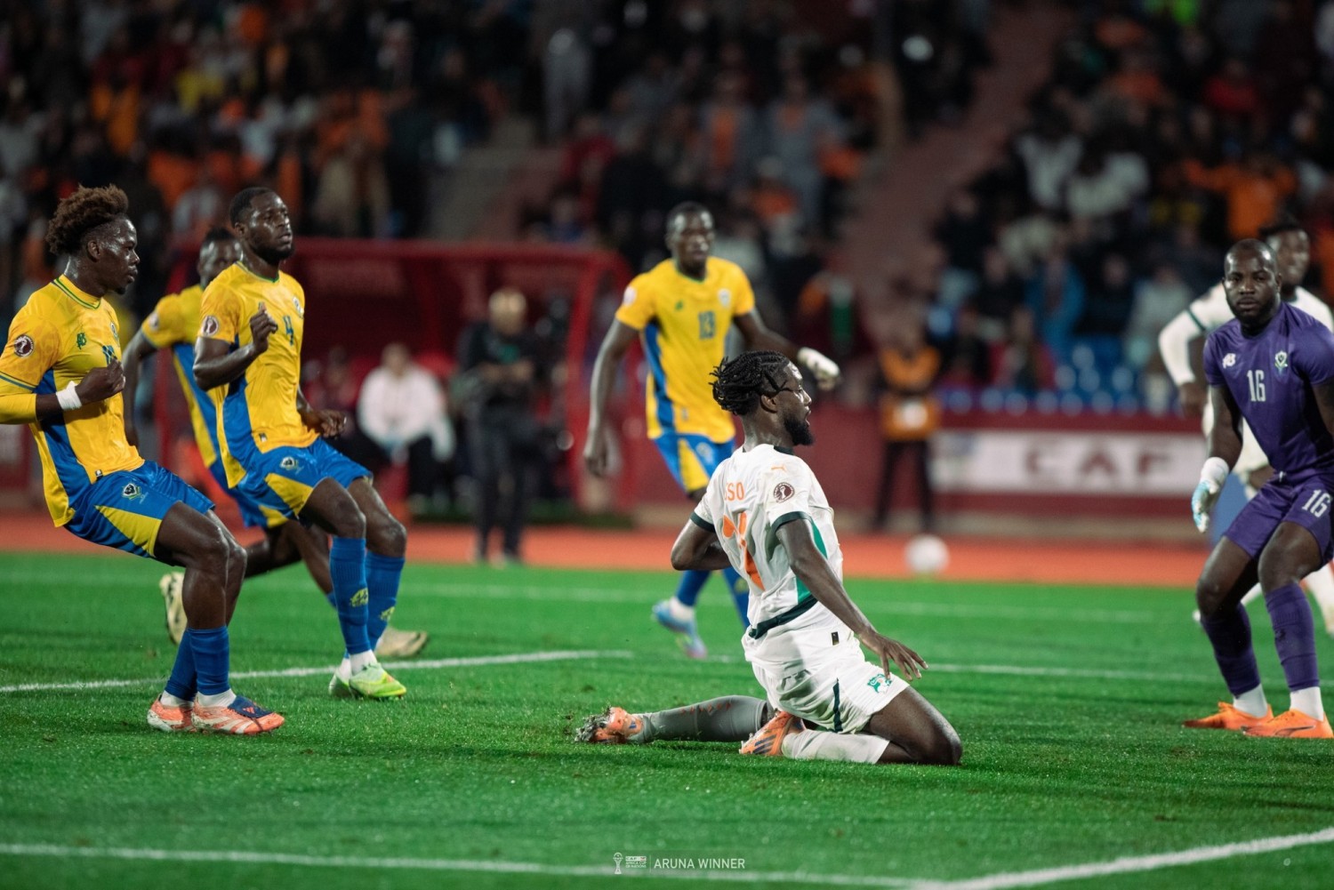 Gabon : Dissolution du staff technique, de la suspension de l'équipe nationale, de la mise à l'écart des joueurs Bruno Ecuele Manga et Pierre-Emerick Aubameyang jusqu'à nouvel ordre