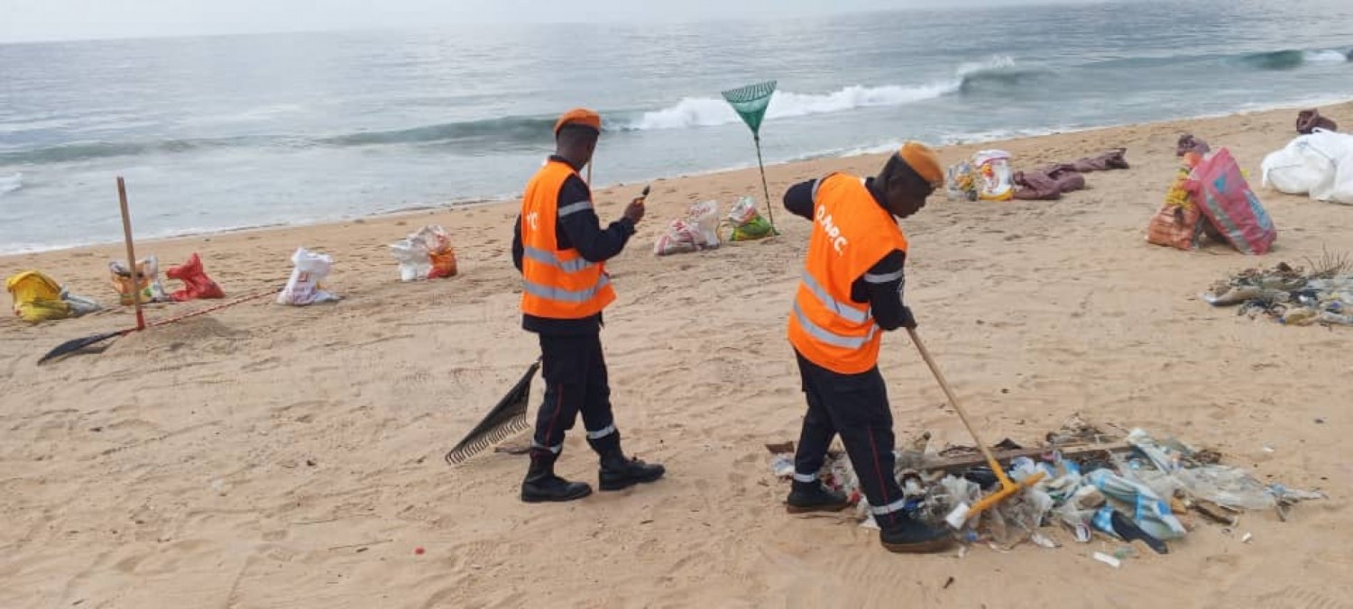 Côte d'Ivoire : Grand-Bassam,  déversement accidentel de produits pétroliers sur un site de la SIR, levée de l'interdiction d'accès aux plages et reprise des activités