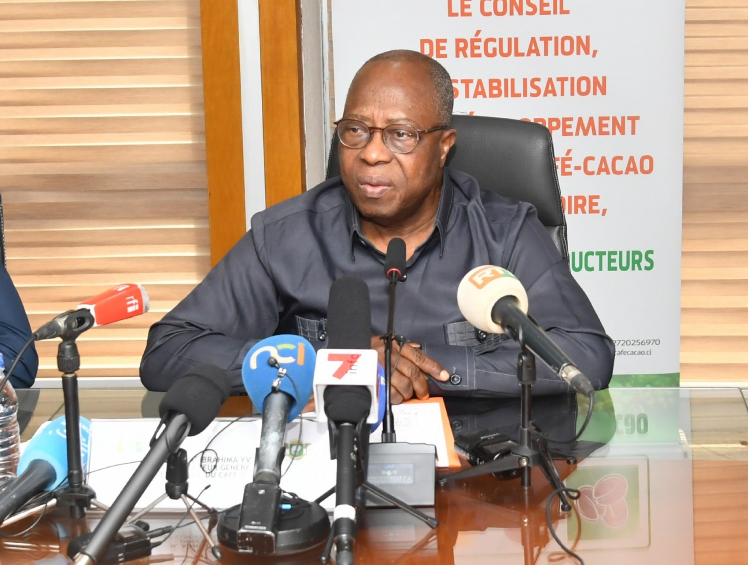 Côte d'Ivoire : Cacao, Yves Brahima Koné fait toute la lumière sur la centaine de camions bloqués au port et rassure les producteurs ivoiriens