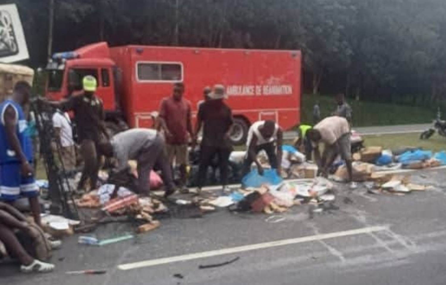 Côte d'Ivoire : Sortie de route d'un mini-car sur l'Autoroute du Nord, plusieurs blessés pris en charge par les secours