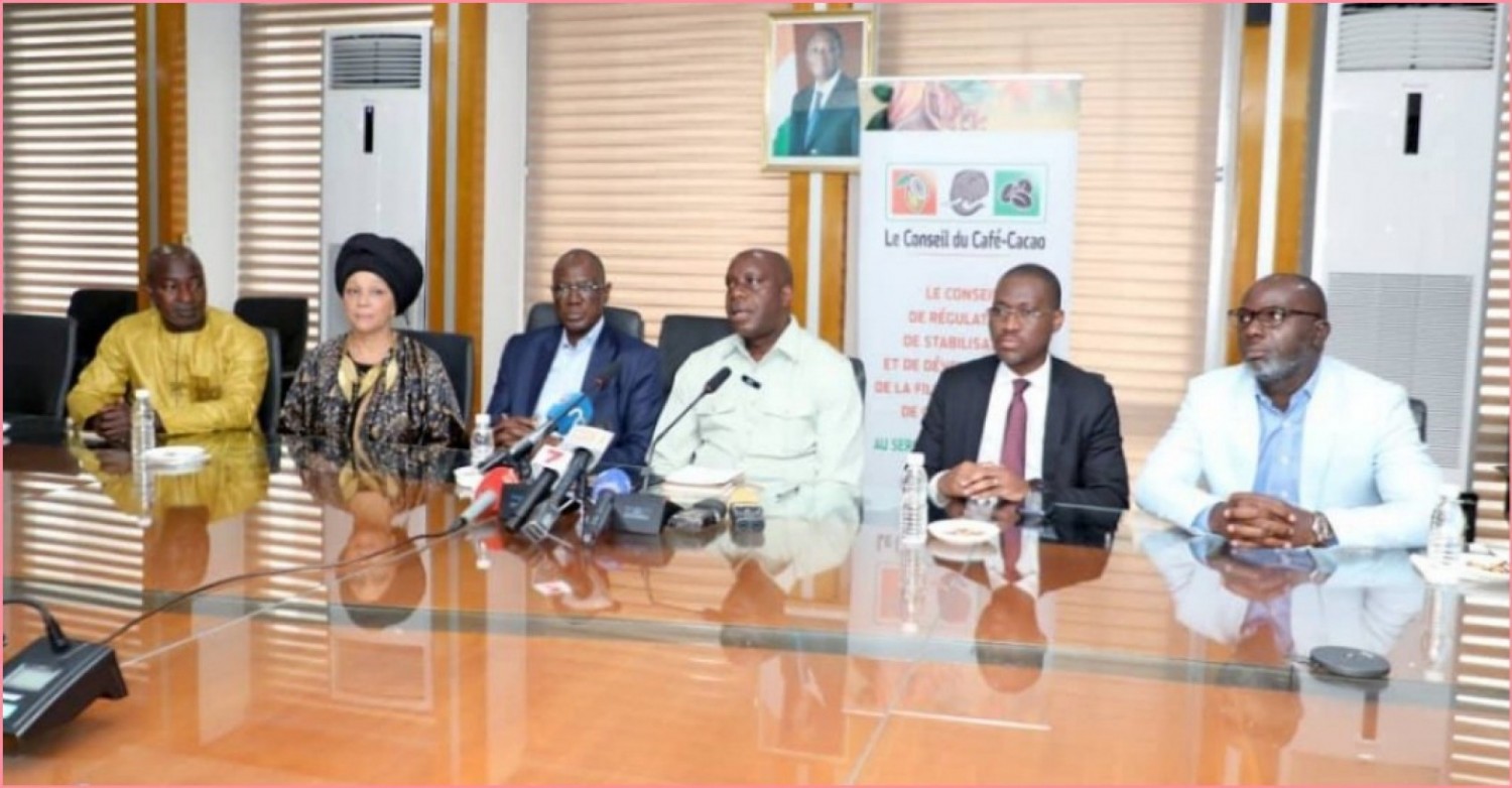 Côte d'Ivoire : Commercialisation du Cacao, l'OIA salue la décision de l'Etat d'enlever l'intégralité de la production,  102 camions répertoriés dans les Ports, 62 dans l'illégalité