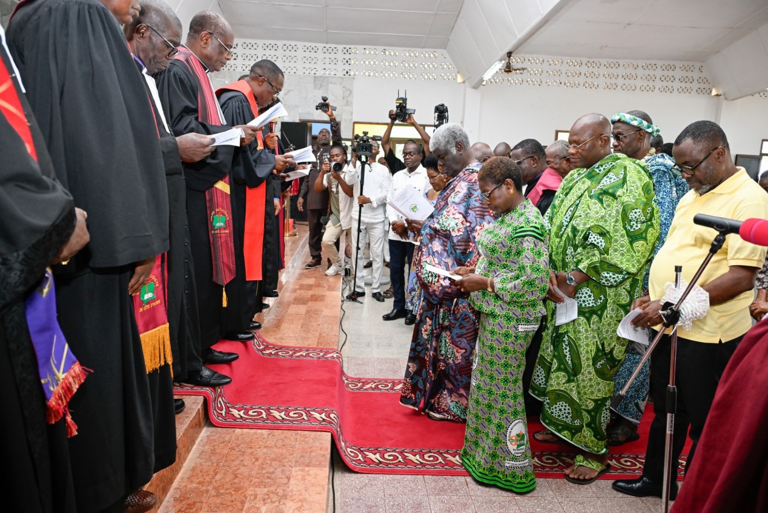 Côte d'Ivoire : Beugré Mambé confie le pays à Dieu lors d'un un culte d'actions de grâce