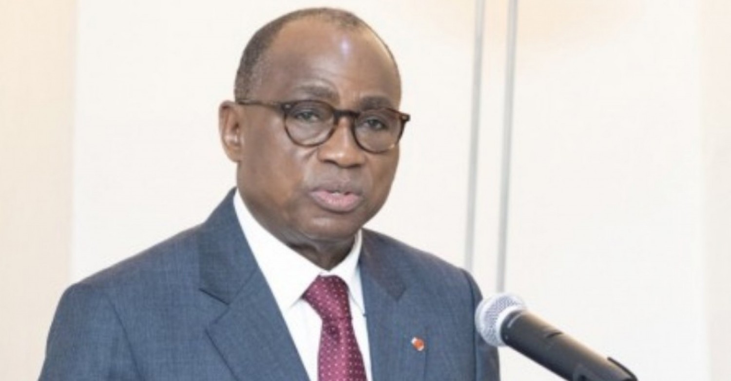 Côte d'Ivoire : Démenti formel face à l'allégation faisant croire que les DREN contraignent les fondateurs de payer  les photos officielles du chef de l'Etat et du ministre