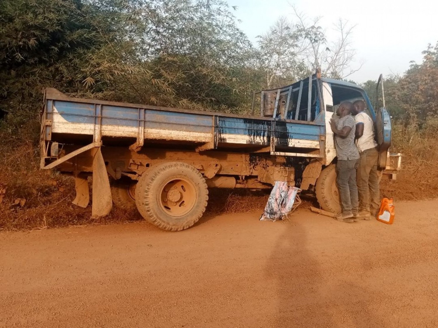 Côte d'Ivoire : Le convoyage d'invités à un mariage sur l'axe Taï–Tabou finit tragiquement sa course, deux enfants tués