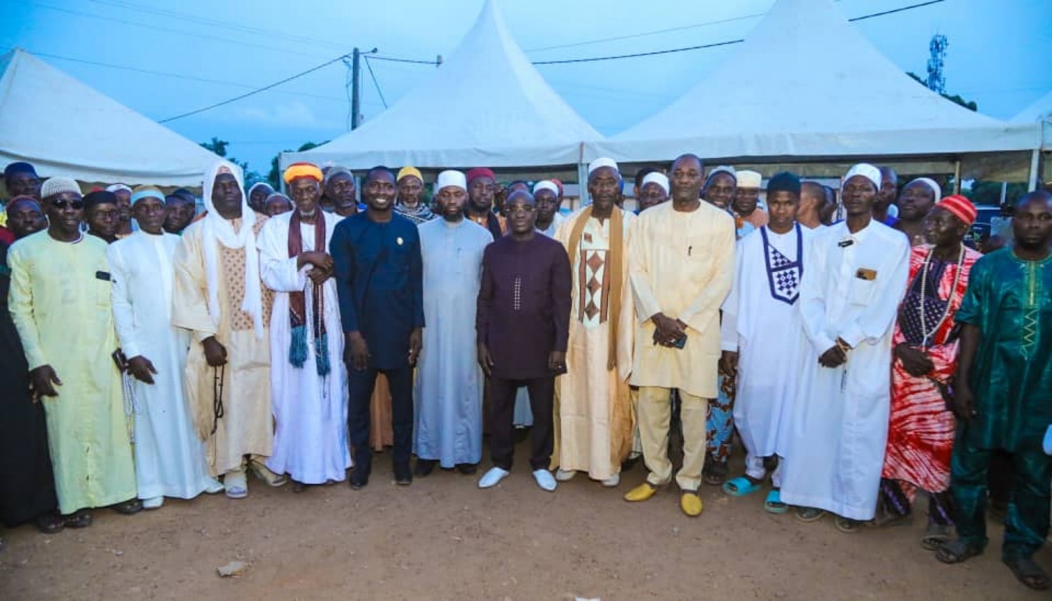 Cote d'Ivoire : Dabakala, à l'initiative du ministre Ibrahim Kalil Konaté, musulmans et chrétiens prient pour la paix, la cohésion sociale et la santé d'Alassane Ouattara