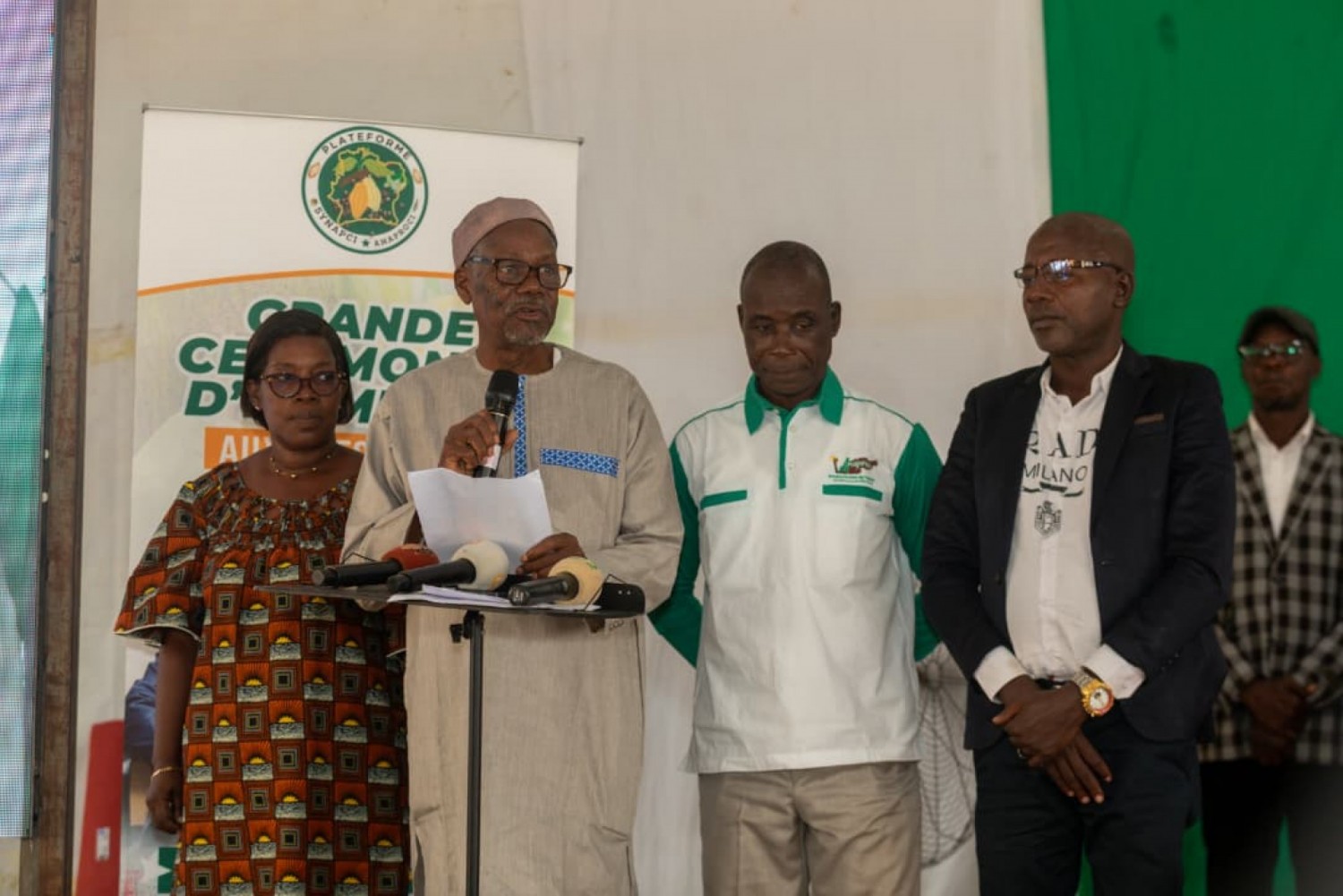 Côte d'Ivoire : Crise du cacao : les producteurs donnent pleins pouvoirs à Koné Moussa et Kanga Koffi