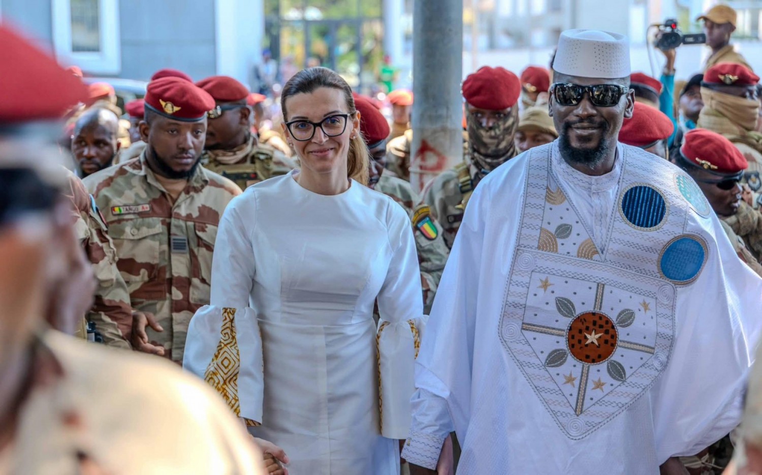 Guinée : Mamadi Doumbouya de retour à Conakry après trois semaines d'absence