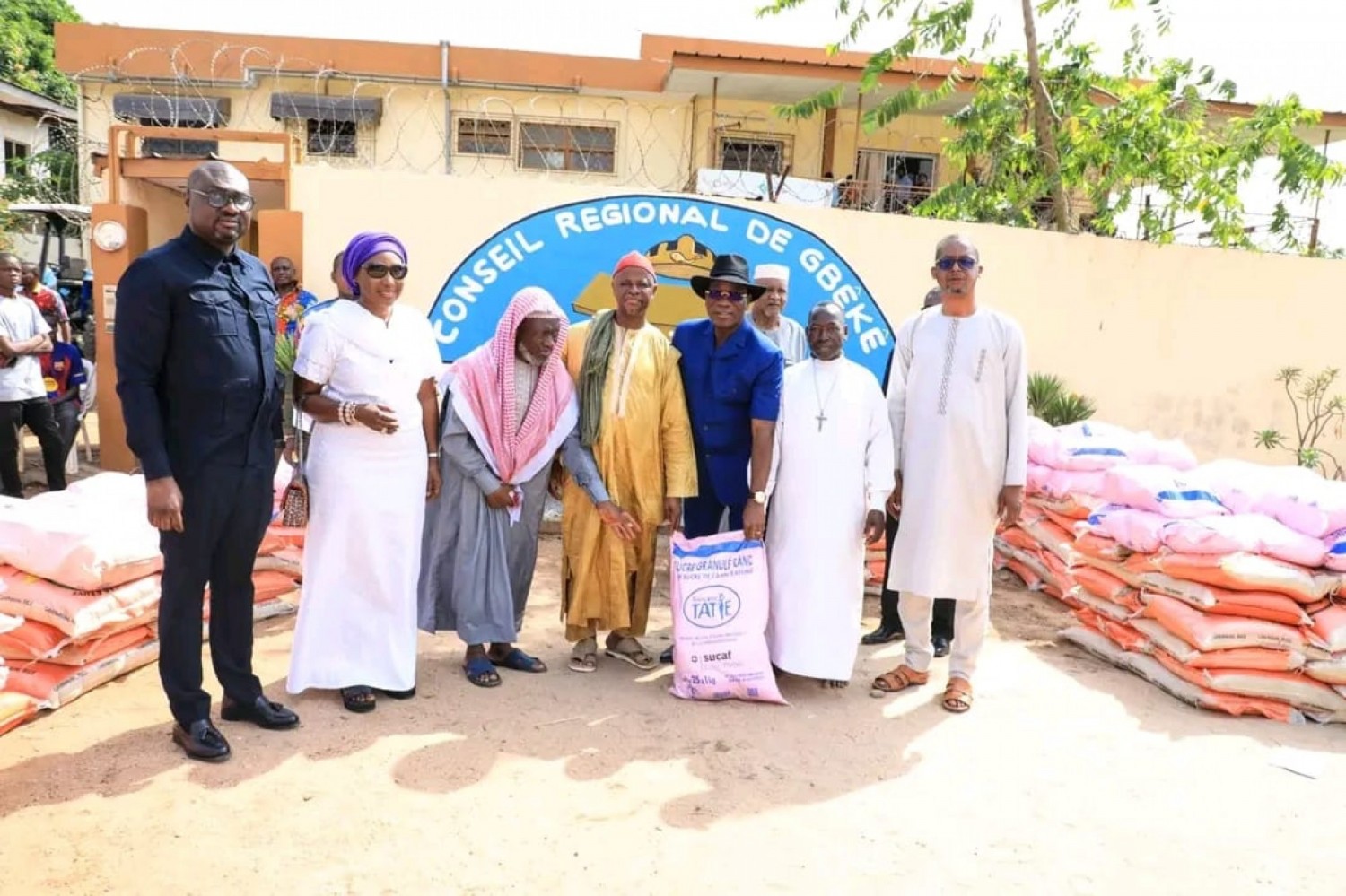 Côte d'Ivoire : Gbêkê, le Président Assahoré pose des actions de solidarité et préside la première session du Conseil Régional