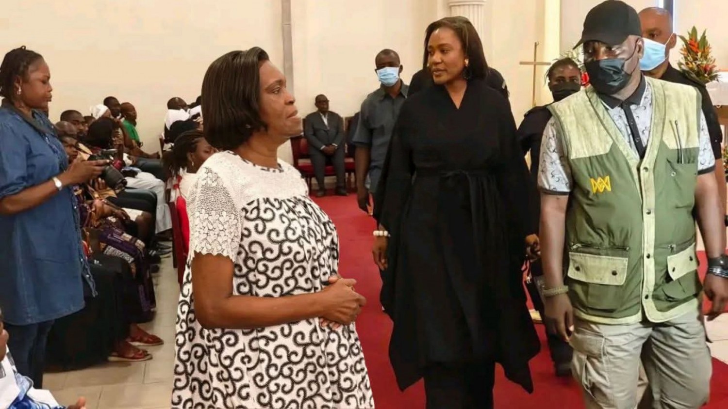 Côte d'Ivoire : Funérailles de Tina Topo, Simone Ehivet et Nady Bamba, deux trajectoires opposées du camp Gbagbo, réunies à la levée de corps