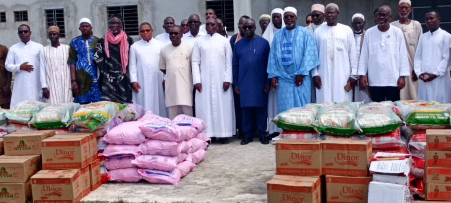 Côte d'Ivoire : Jacqueville, les élus apportent un soutien aux communautés chrétienne et musulmane en période de jeûne