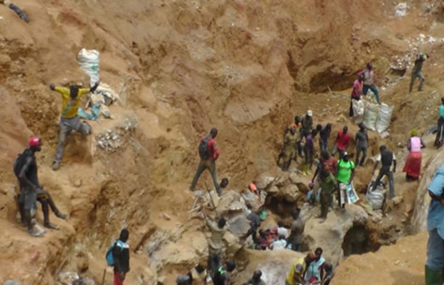 Cameroun : Trafic illégal d'or, Paul Biya ordonne une commission d'enquête mixte