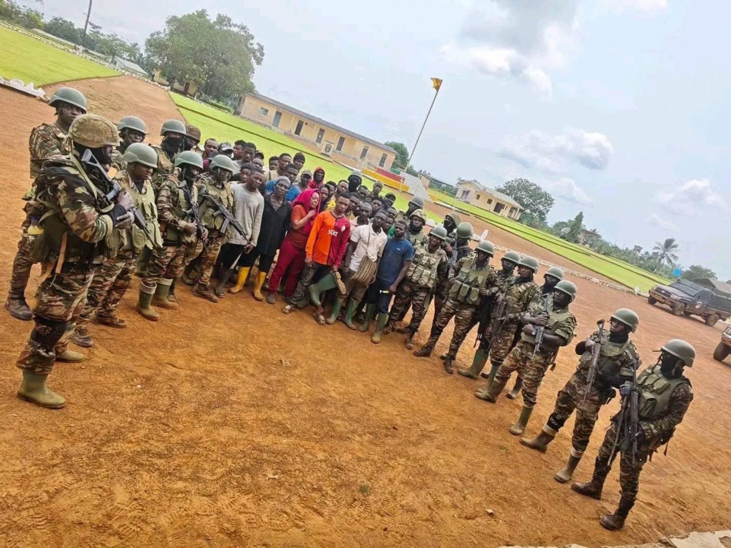Cameroun : L'armée libère 31 otages après une infiltration nocturne de 60 km dans le Ndian
