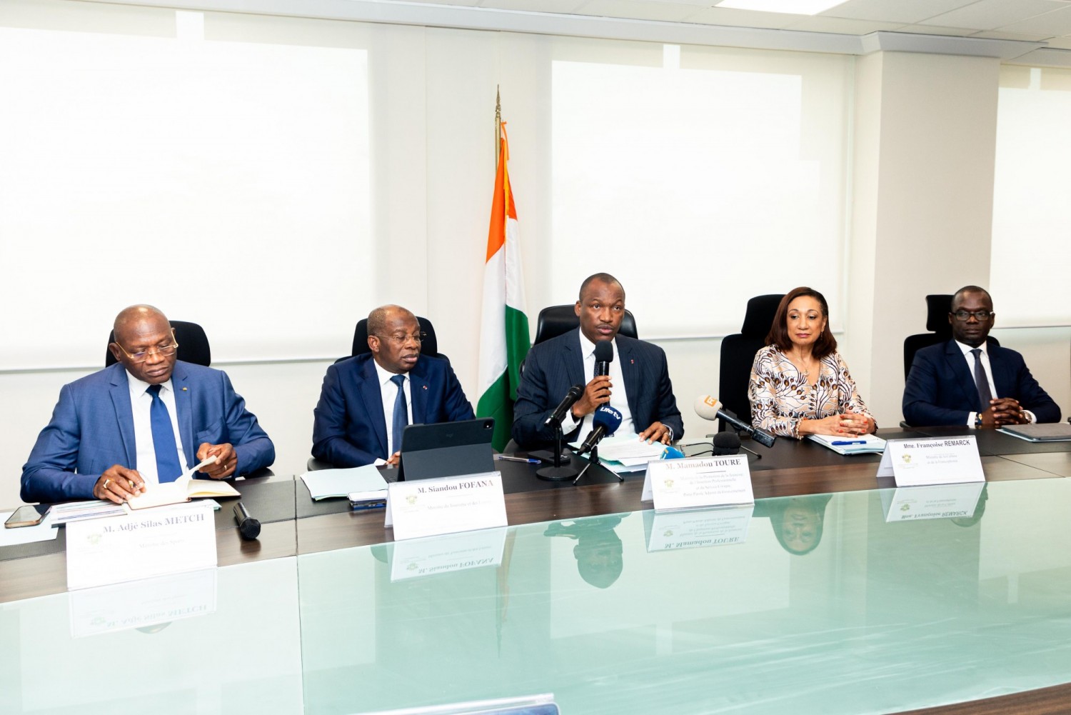 Côte d'Ivoire : Le gouvernement ivoirien renforce la coordination entre ministères pour améliorer l'insertion professionnelle des jeunes