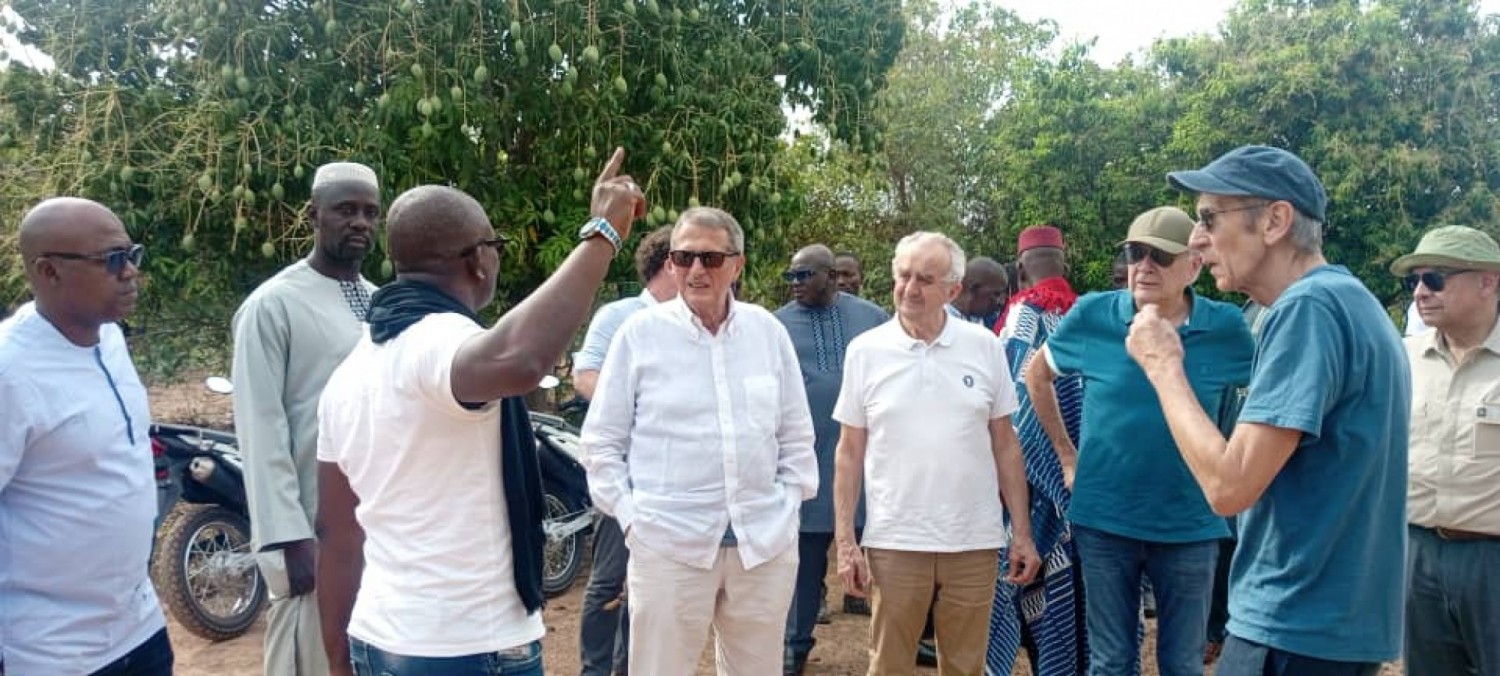 Côte d'Ivoire : Poro, une délégation française visite des infrastructures agro-pastorales à Sinématiali