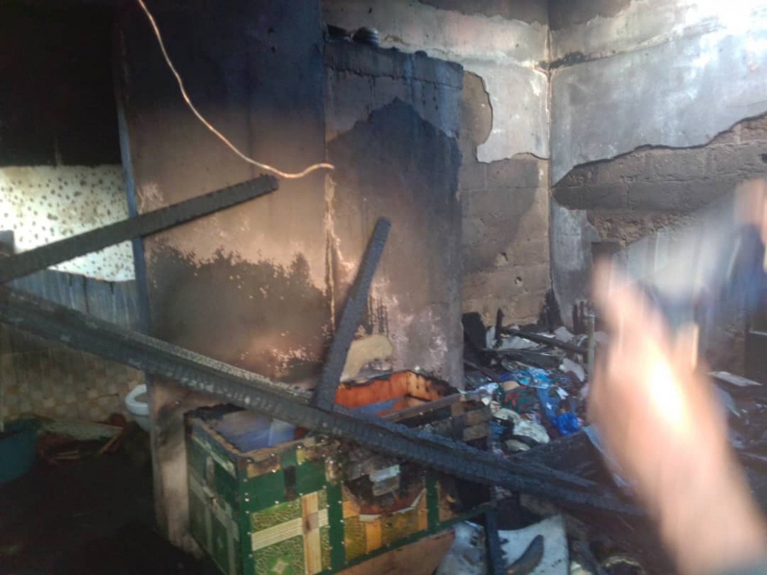 Côte d'Ivoire : Gagnoa, la résidence d'un chef de tribu emportée par le feu