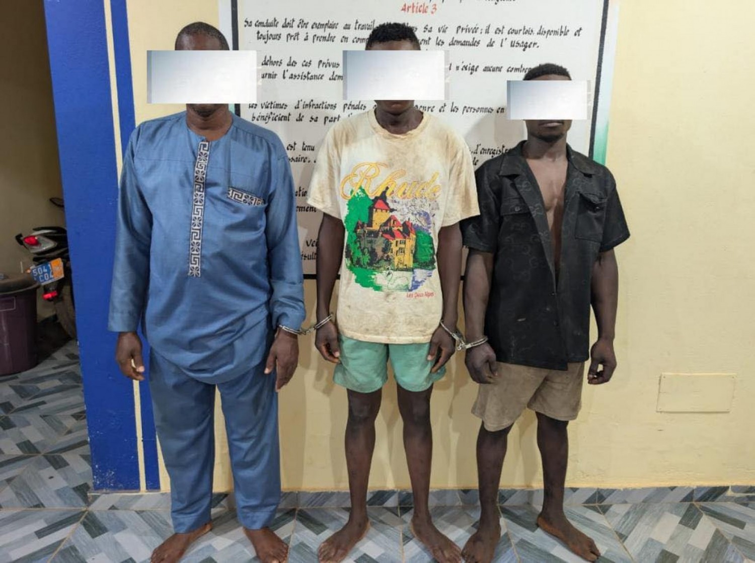 Côte d'Ivoire : Des individus présumés auteurs de vol de nuit en réunion interpellés dans le Moronou