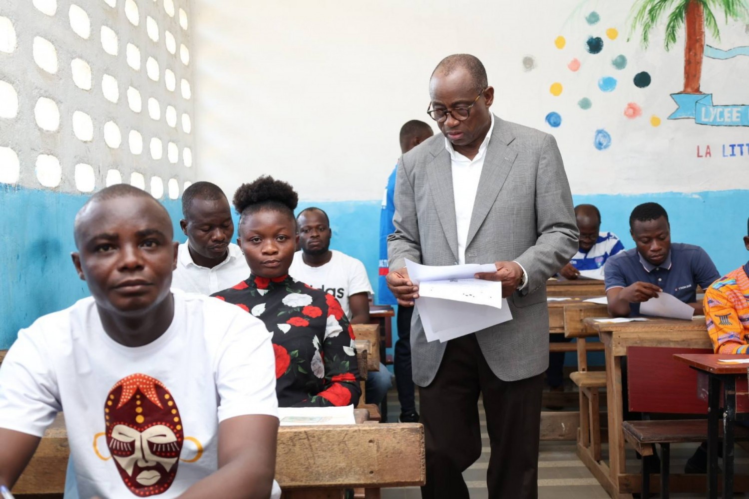 Côte d'Ivoire : Lancement du test de Recrutement Exceptionnel de Professeurs de Collège et  Lycée, 7.668 candidats ont  composé  pour 2000 places