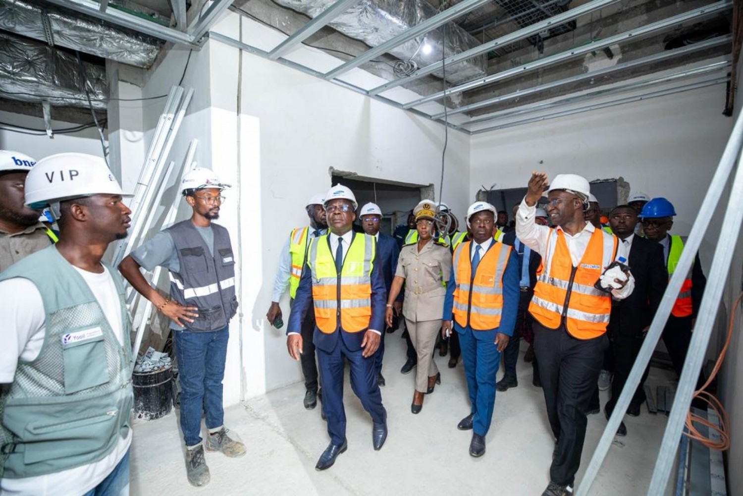 Côte d'Ivoire : Centre National de Radiothérapie et d'Oncologie Médicale de Bassam, Pierre Dimba s'imprègne de l'état d'avancement des travaux