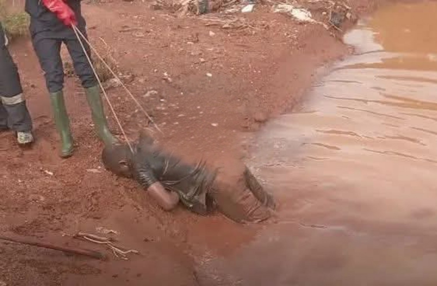 Côte d'Ivoire : Découverte macabre à Daloa, un corps retrouvé dans une flaque d'eau au quartier Orly