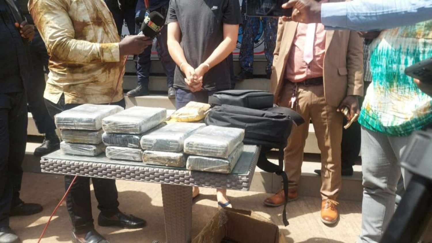 Guinée : Aéroport de Conakry , un suspect français arrêté avec 10 kg de cocaïne