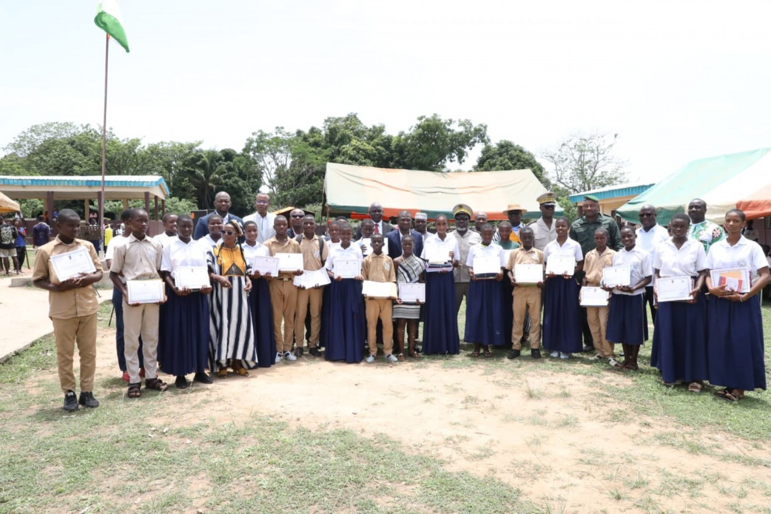 Côte d'Ivoire : Célébration de l'excellence scolaire, à Kani, un Lycée distingue une trentaine d'élèves de la 6è à la terminale