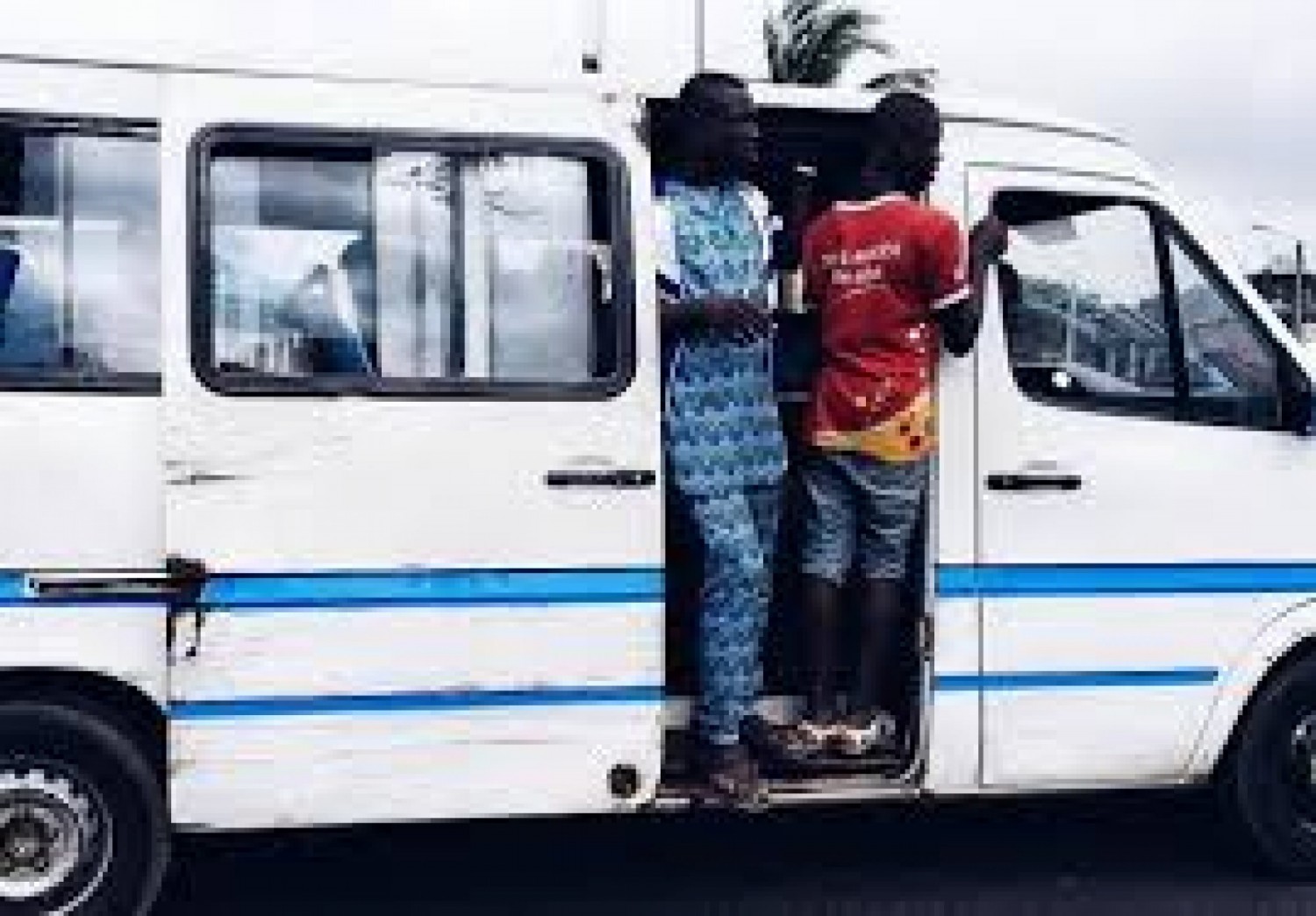 Côte d'Ivoire : Abidjan, quand les gbaka font la loi et défient l'État