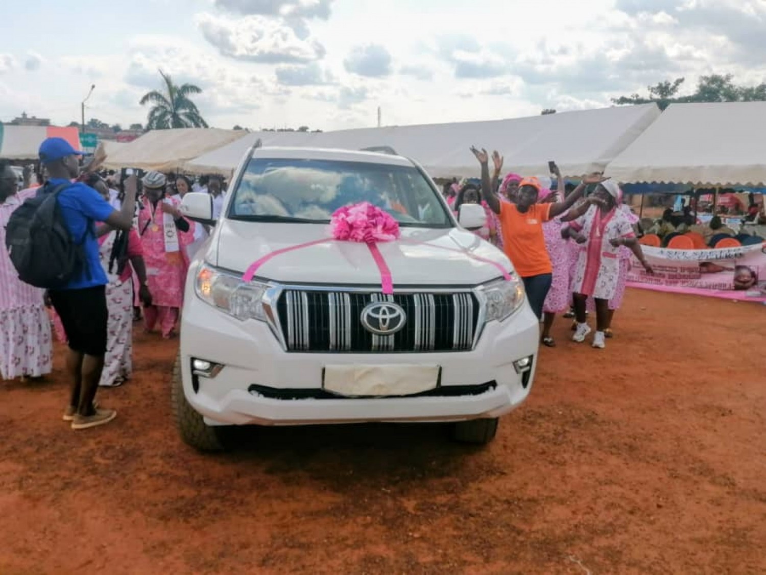 Côte d'Ivoire : Gagnoa, l'association des sages-femmes ivoiriennes célébrée et motorisée pour mieux sauver des vies