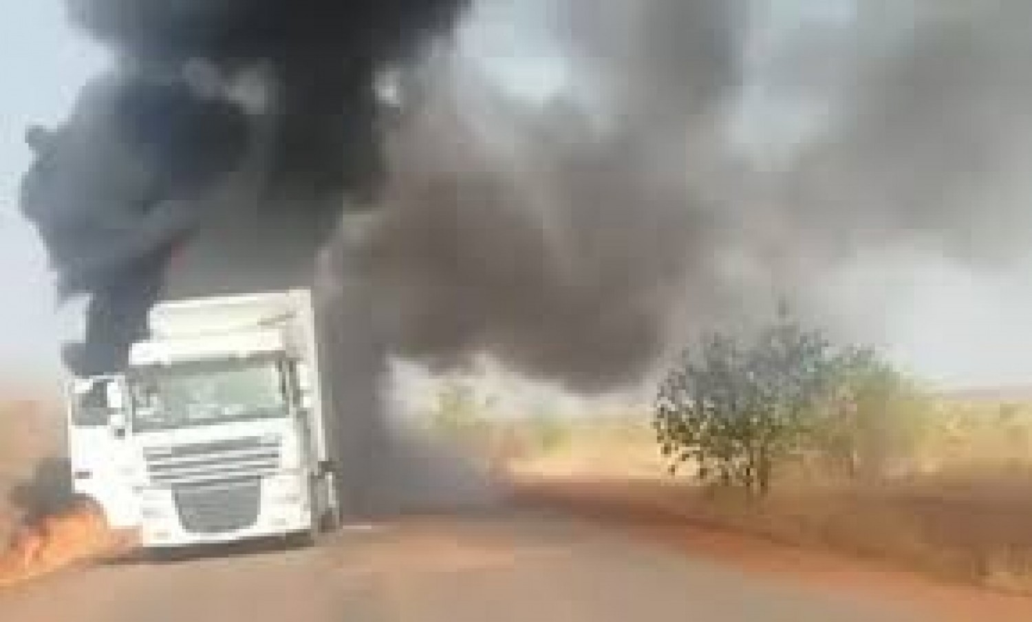 Mali : Des camions marocains attaqués et incendiés près de la frontière mauritanienne