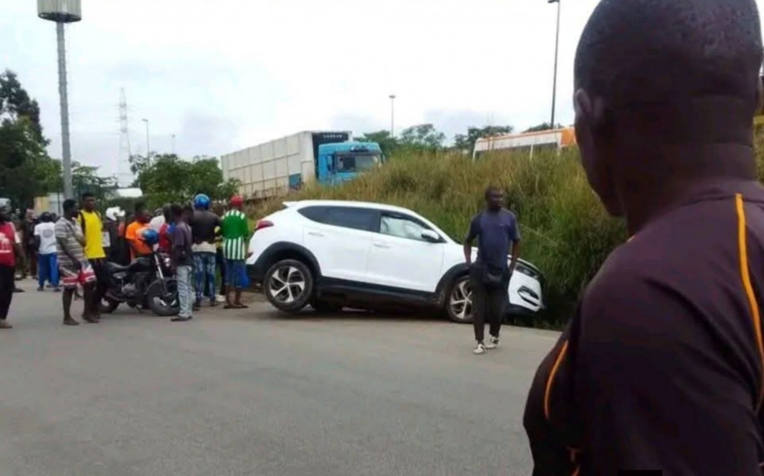 Côte d'Ivoire : Drame à Adjamé, un virage mal négocié vire au cauchemar, un homme tué sur le coup
