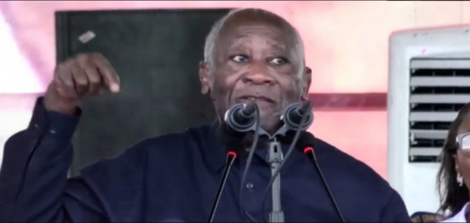 Côte d'Ivoire :  « Je suis là », à Songon M'Bratté, Gbagbo refuse le retrait et promet de poursuivre le combat