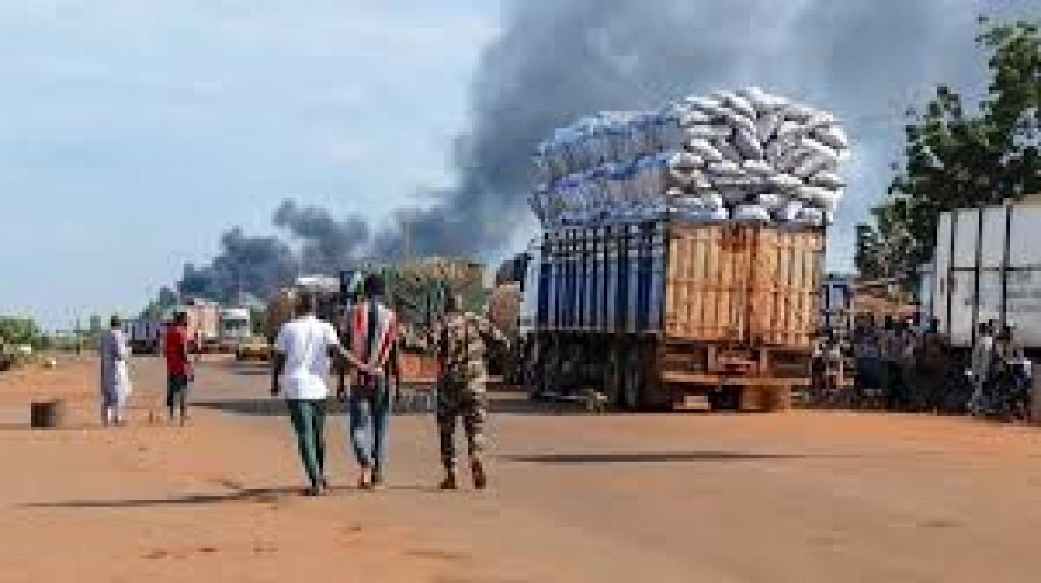 Sénégal : L'Union des routiers appelle les chauffeurs à suspendre les trajets vers Bamako : « Aller au Mali actuellement, c'est se suicider »