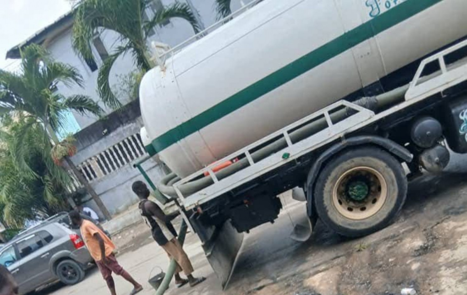 Côte d'Ivoire : Port-Bouët, une mystérieuse odeur de carburant inquiète les riverains du Phare, la mairie rassure