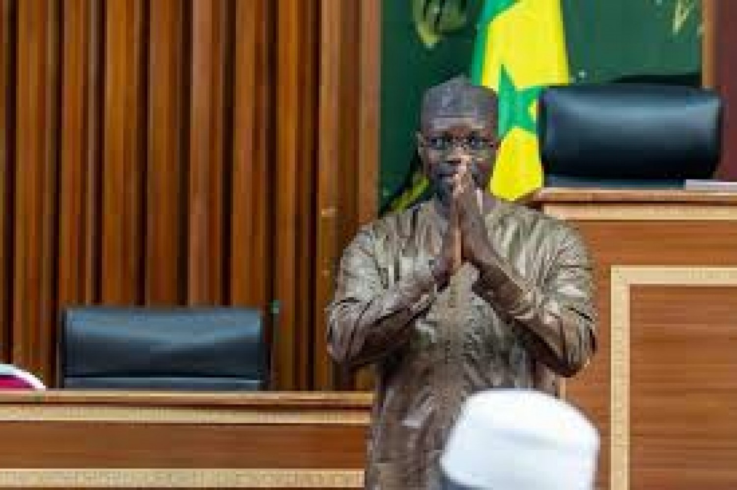 Sénégal : Bassirou Faye limoge Ousmane Sonko et dissout le gouvernement