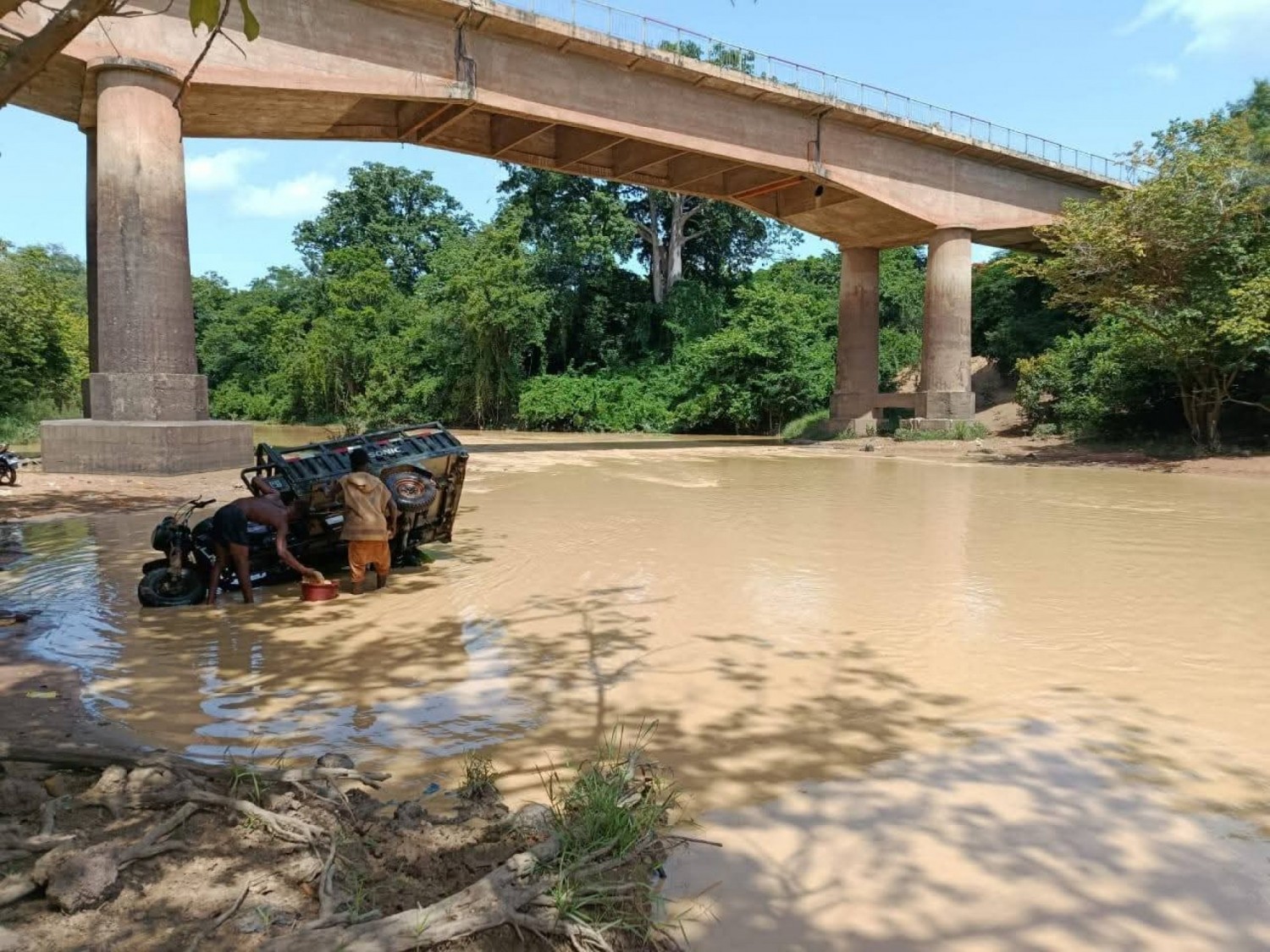 Côte d'Ivoire : Orpaillage clandestin, la pollution du fleuve N'Zi plonge Bocanda dans une pénurie d'eau potable