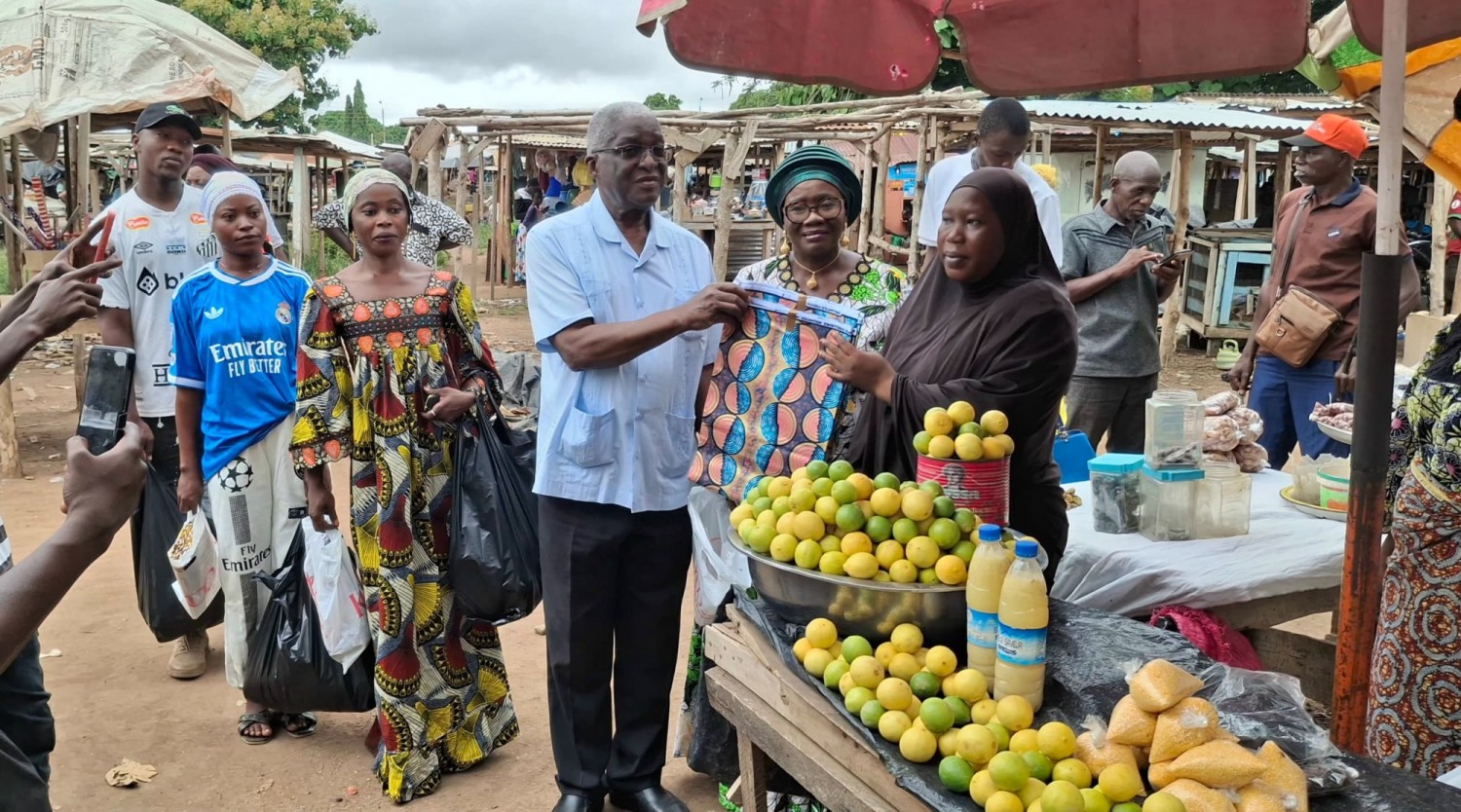 Côte d'Ivoire : Bouaké, une surprise en pagne initiée par l'ONG FADEC pour 1000 mères qui se battent chaque jour