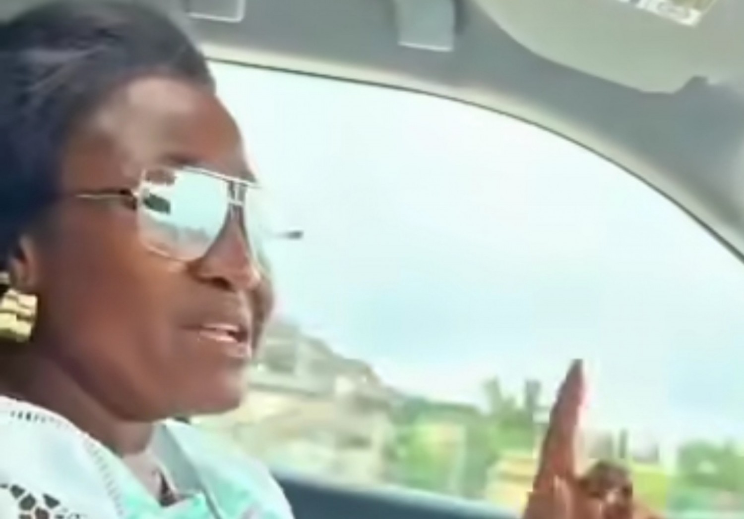 Côte d'Ivoire : Récidive sur les routes, après un premier sursis, dame Gnahoré de nouveau convoquée, une nouvelle vidéo embarrassante