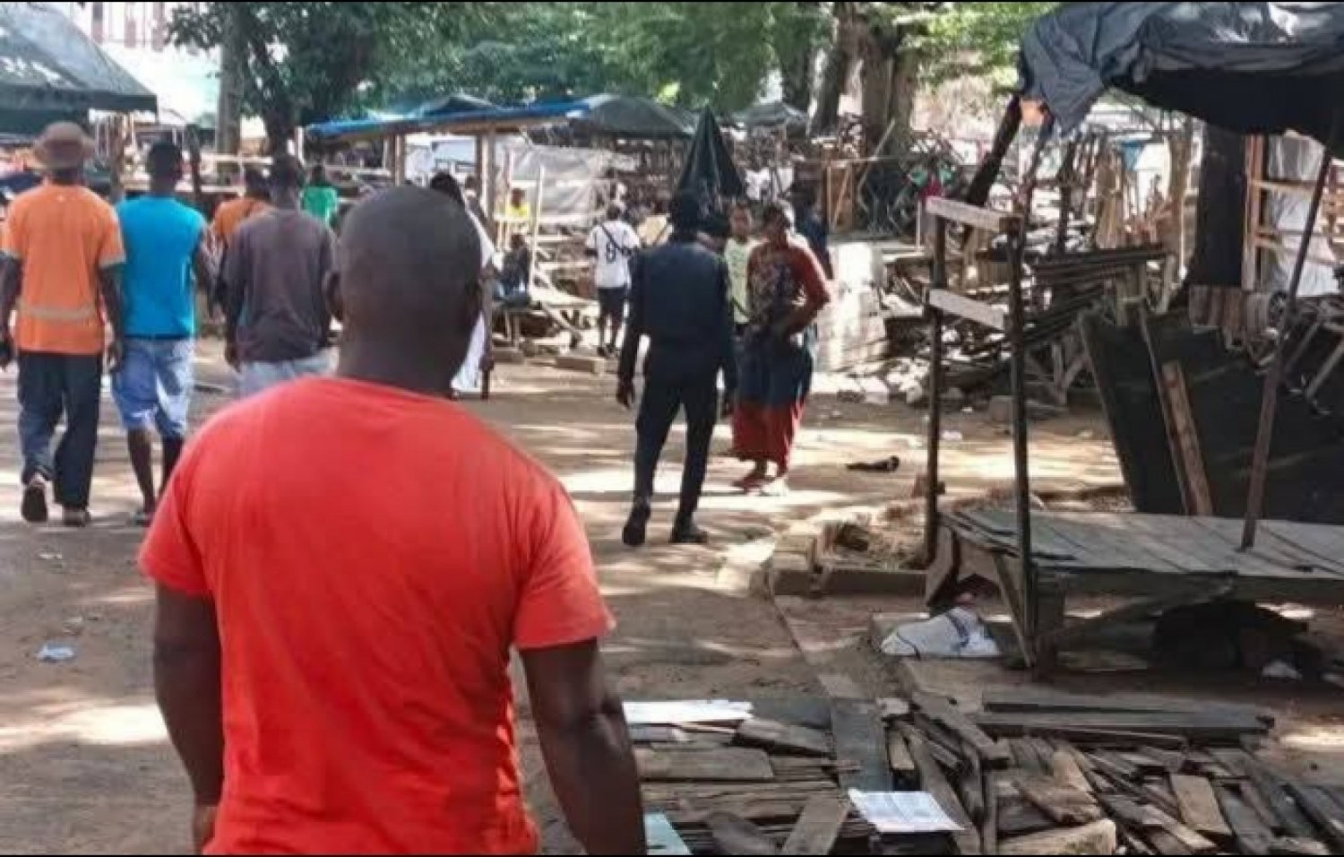 Côte d'Ivoire : Yopougon, l'heure du grand ménage a sonné sur l'axe Siporex–La Poste, les vendeurs des abords de route rappelés à l'ordre
