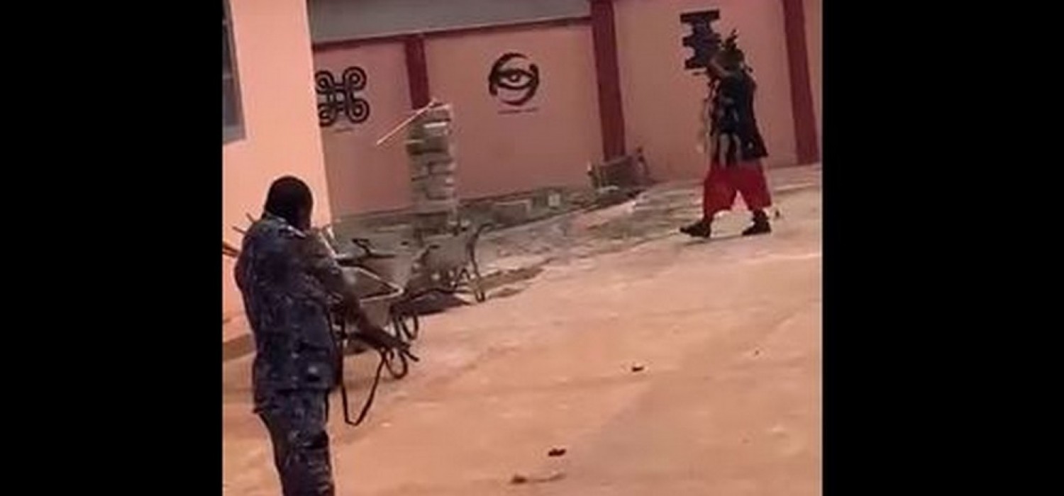 Ghana : Un homme armé et paré de protections traditionnelles désarmé par la police à Agona Amenfi