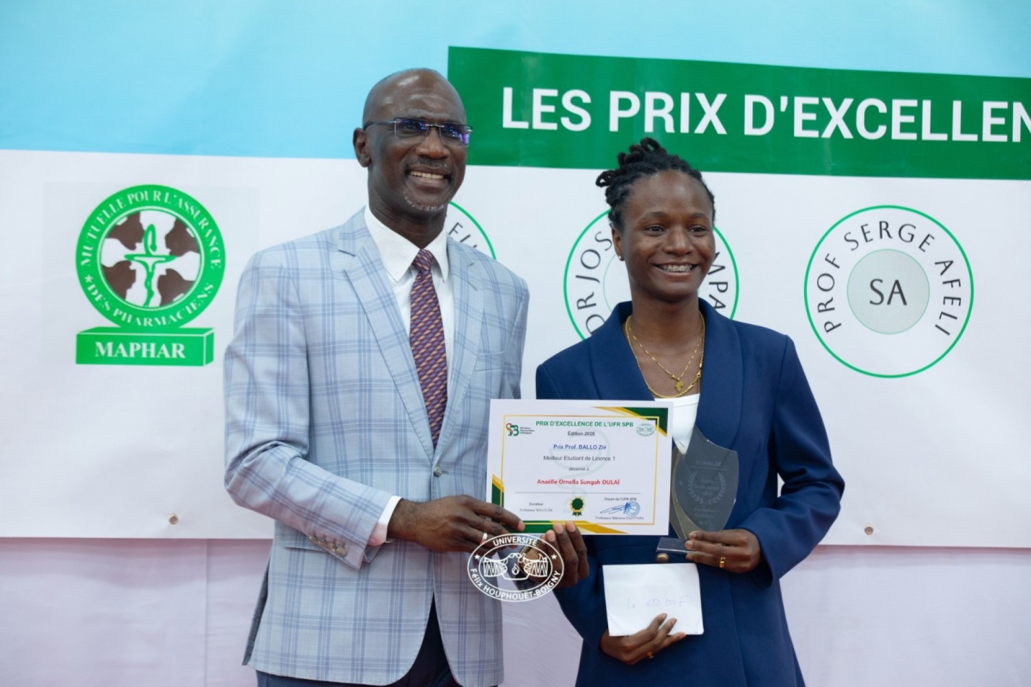 Côte d'Ivoire : Université Félix Houphouet Boigny, l'UFR Pharmacie célèbre ses meilleurs étudiants et chercheurs et les engage dans la révolution sanitaire ivoirienne