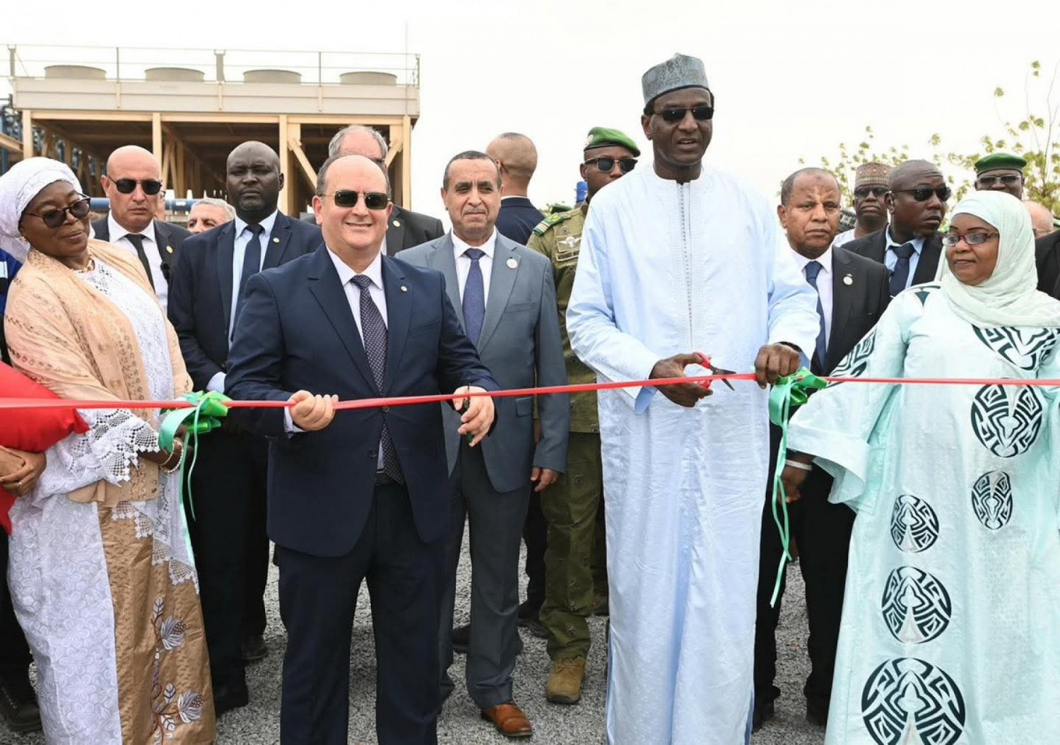 Niger : Le PM algérien en visite à Niamey pour inaugurer la centrale électrique