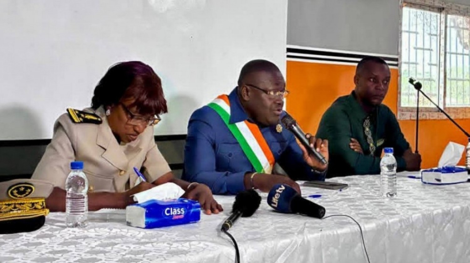 Côte d'Ivoire : Nawa, séances de restitution parlementaire du Député Zékré Zadi sous le signe de la transparence, de la proximité et du dialogue citoyen