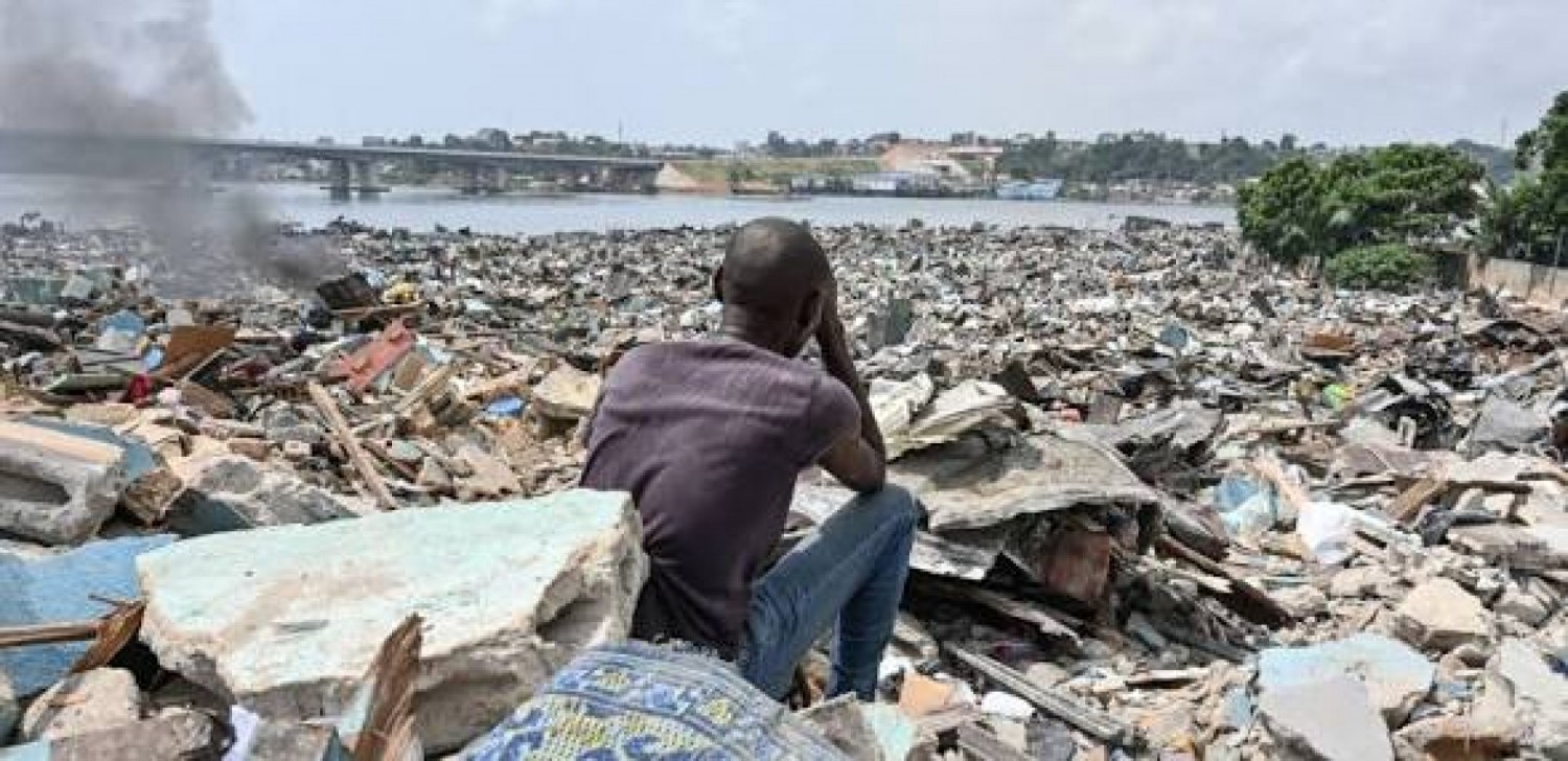 Côte d'Ivoire : Abidjan, entre bulldozers et intempéries, des milliers de familles confrontées à une crise de logement sans précédent