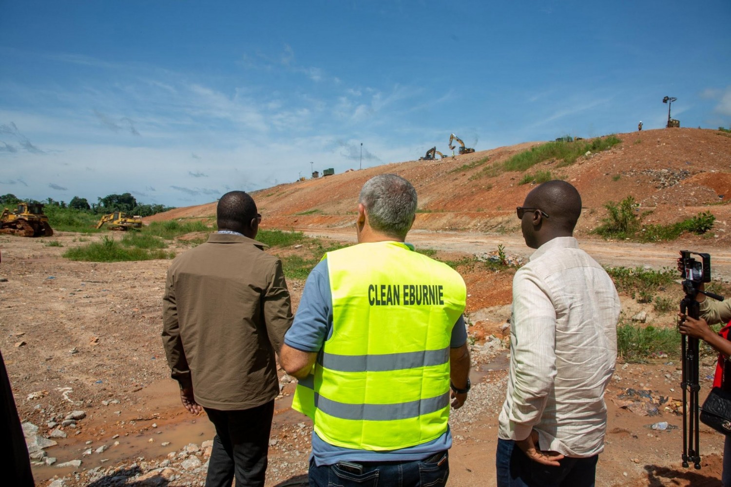 Côte d'Ivoire : Opération d'enlèvement des ordures à Abidjan, près de 16 000 tonnes de déchets  collectées et acheminées vers le site de Kossihouen