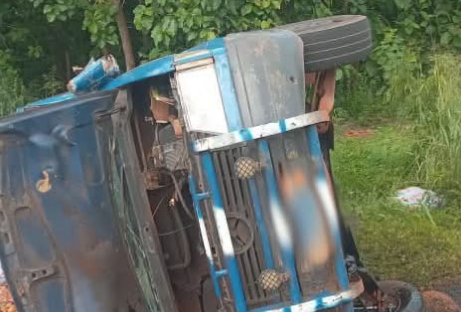 Côte d'Ivoire : Toumodi, un tragique accident à Kokumbo fait un mort et douze blessés