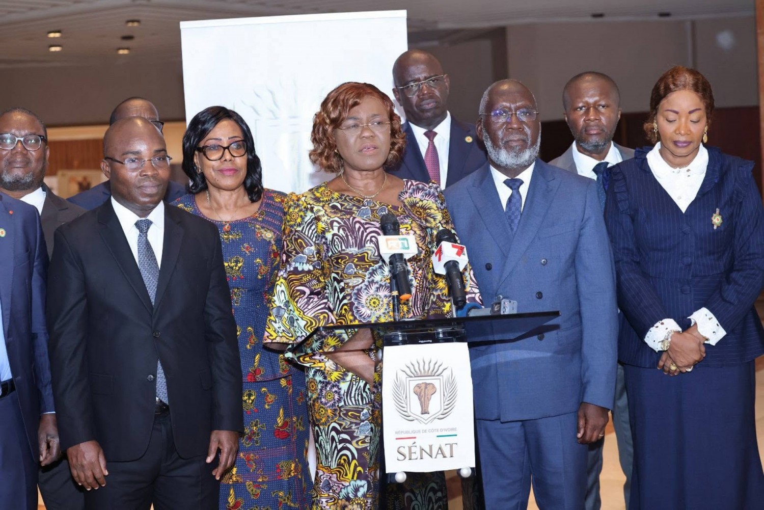 Côte d'Ivoire : Les Sénateurs autorisent le Président de la République  à ratifier les accords relatifs avec les services aériens du Brésil, de l'Angola et du Sultanat d'Oman