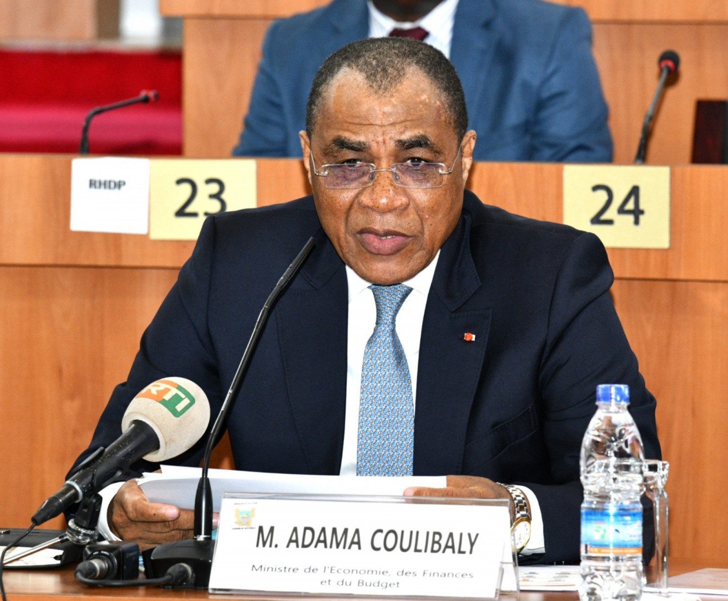 Côte d'Ivoire : Devant les députés, Adama Coulibaly dévoile la feuille de route économique et budgétaire du gouvernement pour 2027-2029