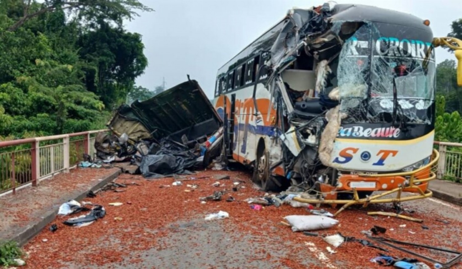 Côte d'Ivoire : Drame sur l'axe Aboisso-Noé, trois morts et des dizaines de victimes après la sortie de route d'un car