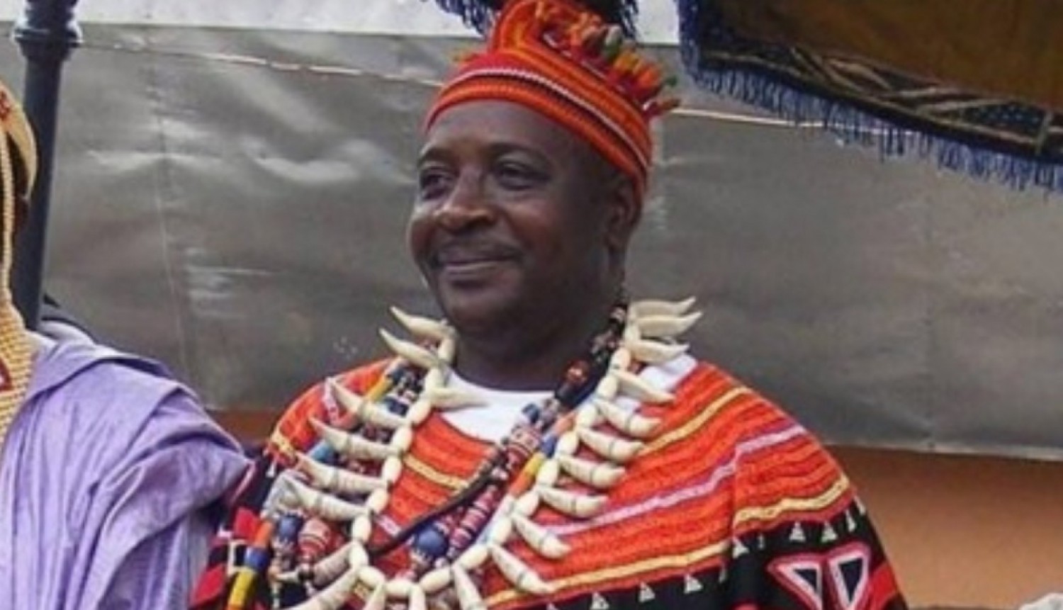 Cameroun : Un chef traditionnel, recherché après la mort de deux hommes brûlés vifs dans sa chefferie, a été capturé par la gendarmerie